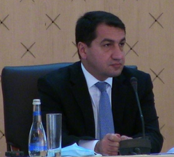 Hikmət Hacıyev: “Fransa və ABŞ səfirlərinin Şuşaya dəvəti qəbul etməməsini hörmətsizlik sayırıq”